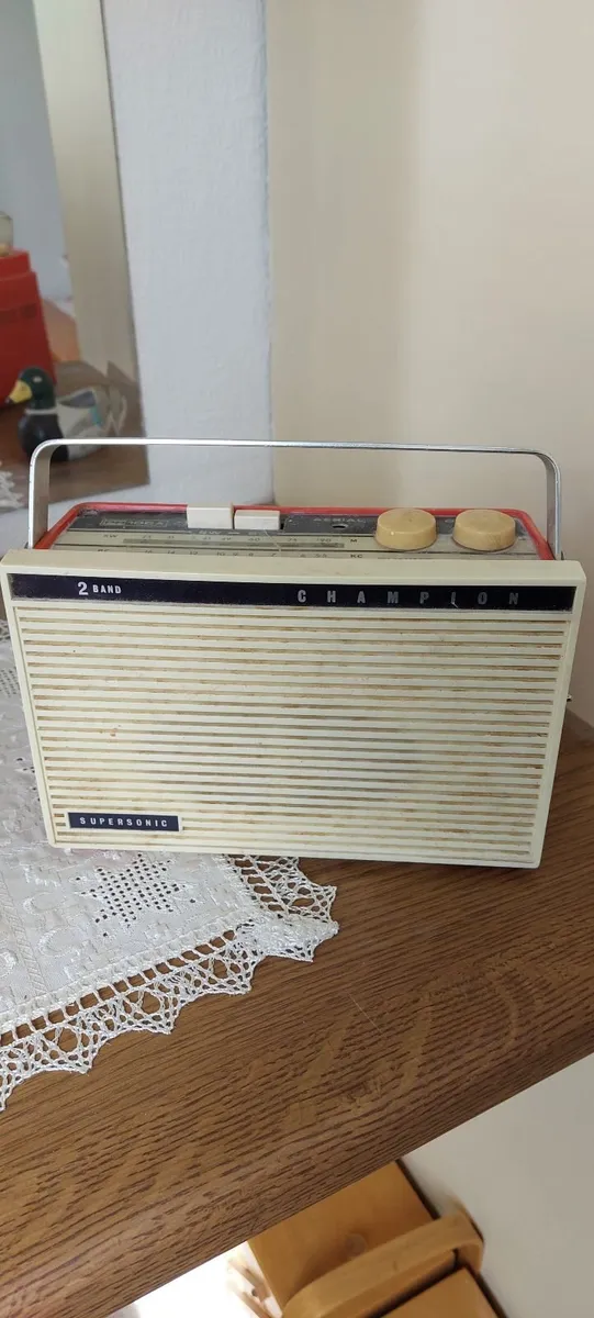 TRANSISTOR RADIO - Retro- 1960s - Image 1