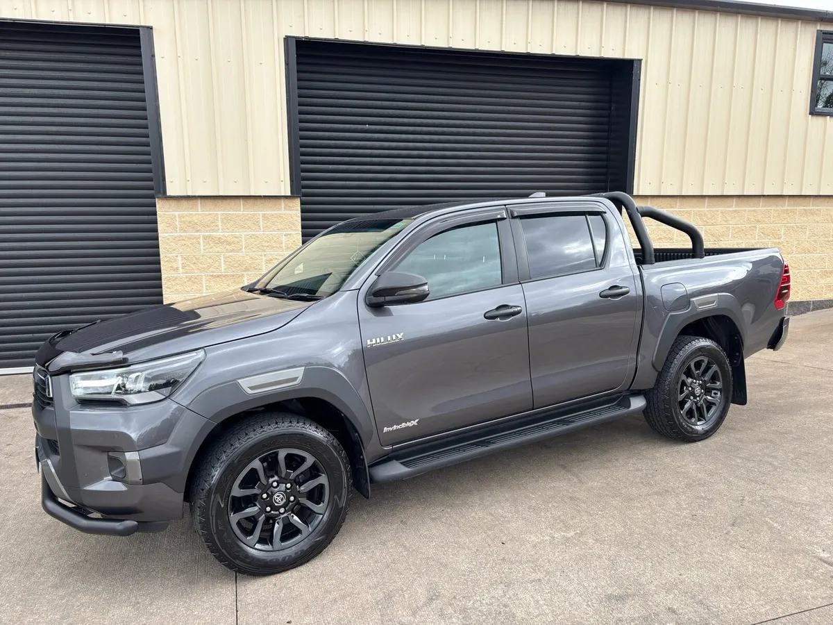 222 2022 TOYOTA HILUX 2.8 D4D INVINCIBLE X AUTO - Image 1