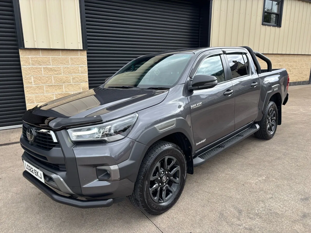 222 2022 TOYOTA HILUX 2.8 D4D INVINCIBLE X AUTO - Image 2