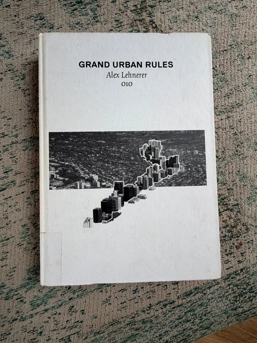 Architecture book - Image 3
