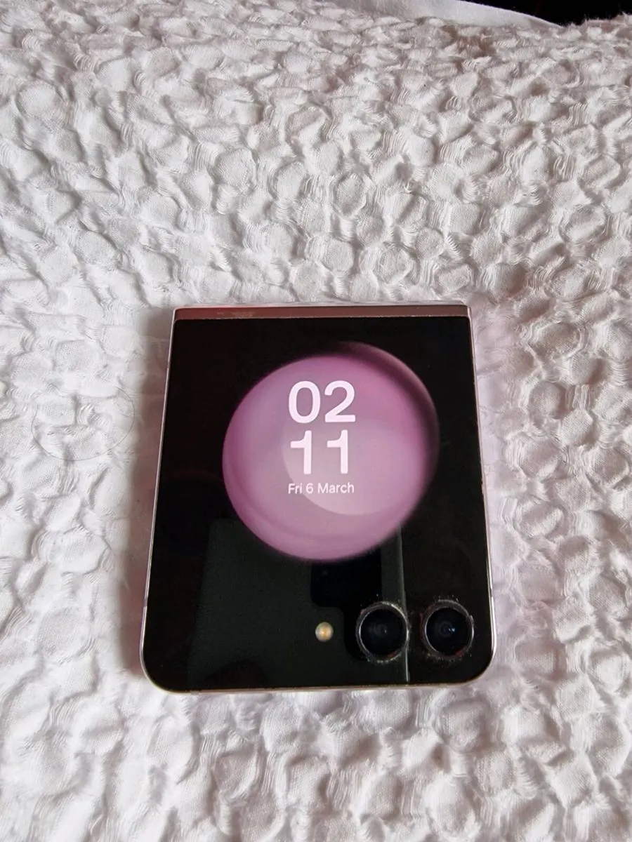SAMSUNG FLIP 5 256GB - Image 1