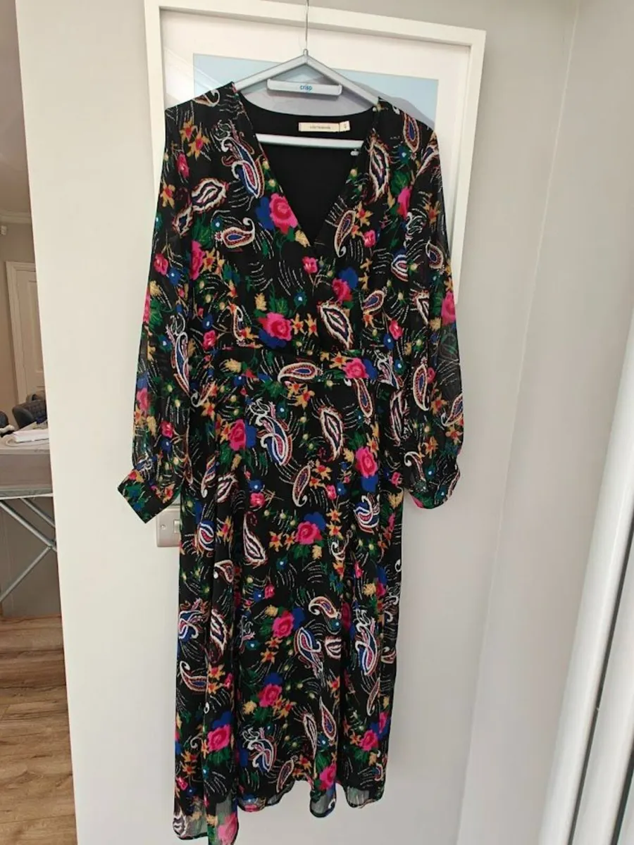 Beautiful flowery flowing dress - Image 2