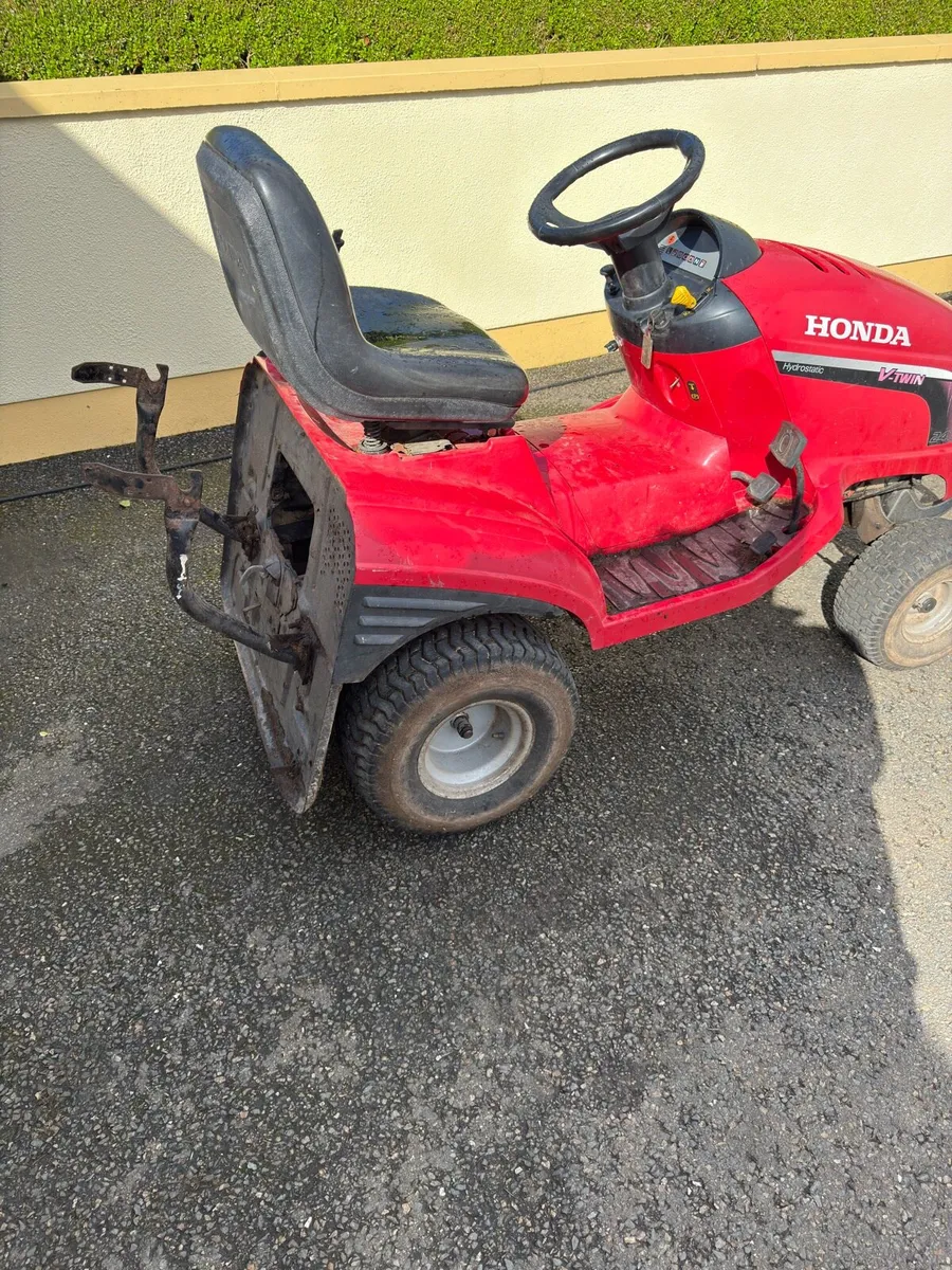 Honda ride on mower for breaking - Image 2