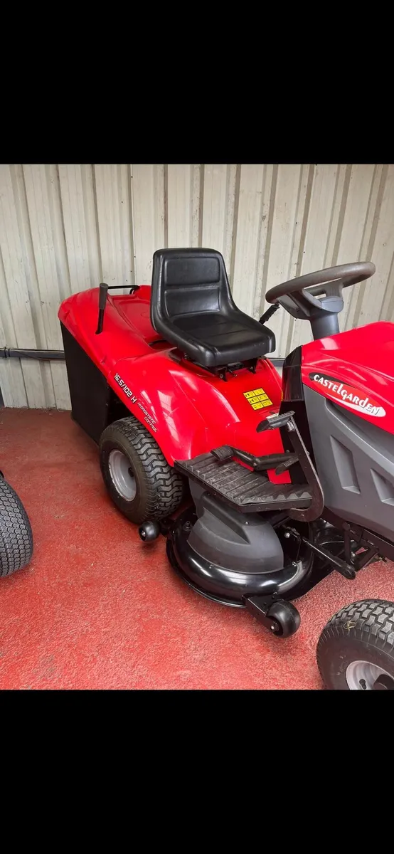 Castle Garden Ride On Lawnmower - Image 4