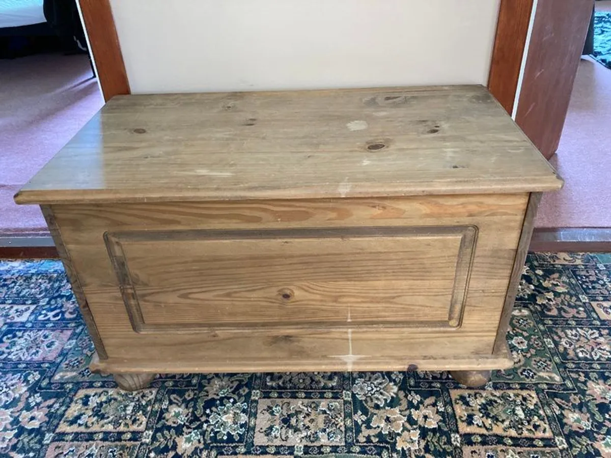 Blanket box / bedding chest - Image 1