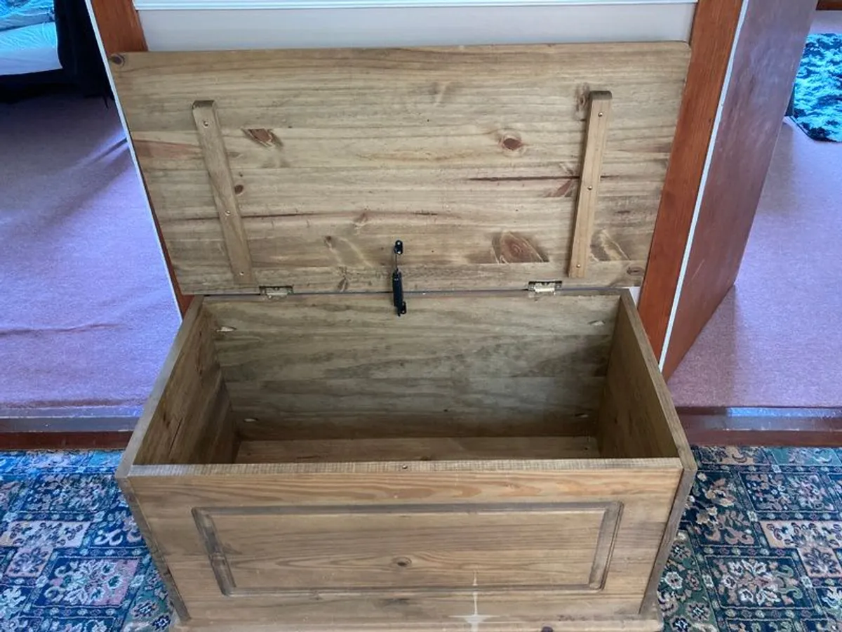 Blanket box / bedding chest - Image 2