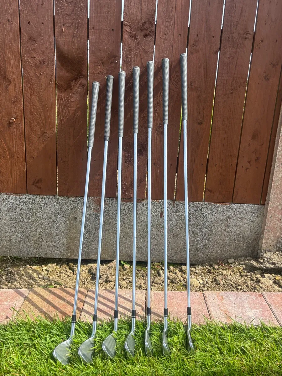 Taylormade p790 irons - Image 1