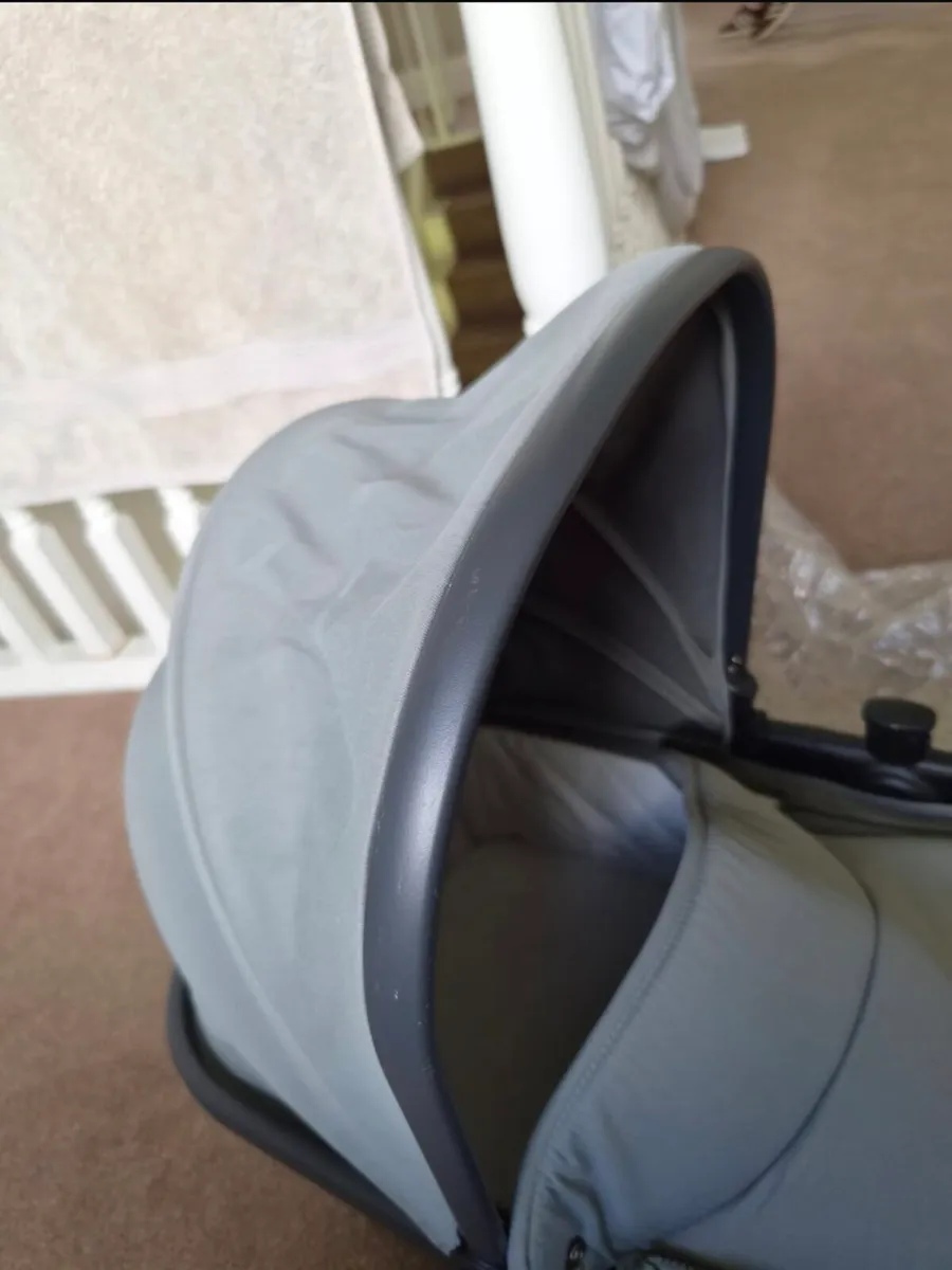Zummi Halo travel system - Image 4