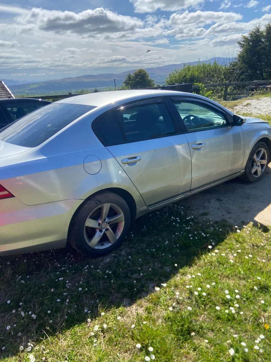 breaking passat 2011 - Image 2