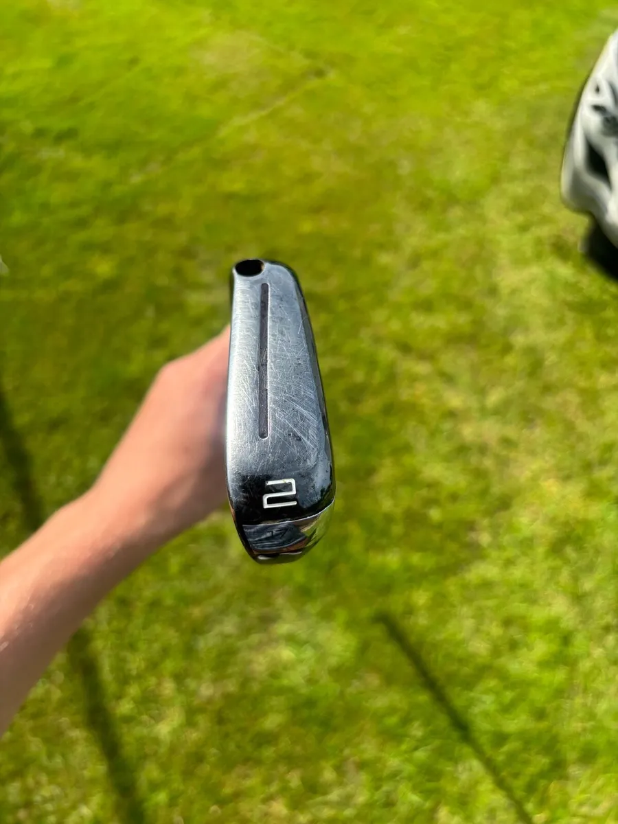 Taylormade 2 iron - Image 1