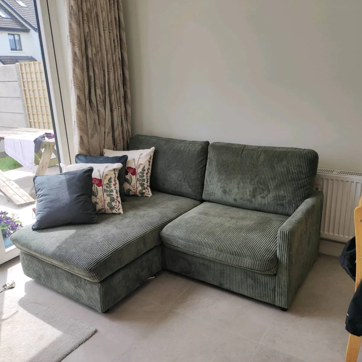 Small corduroy couch - Image 3