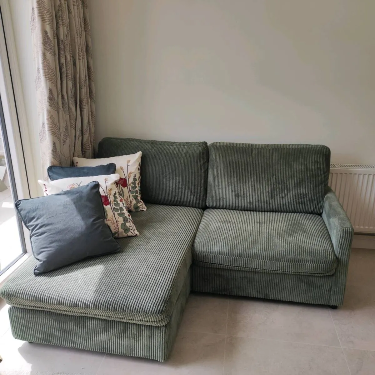 Small corduroy couch - Image 4