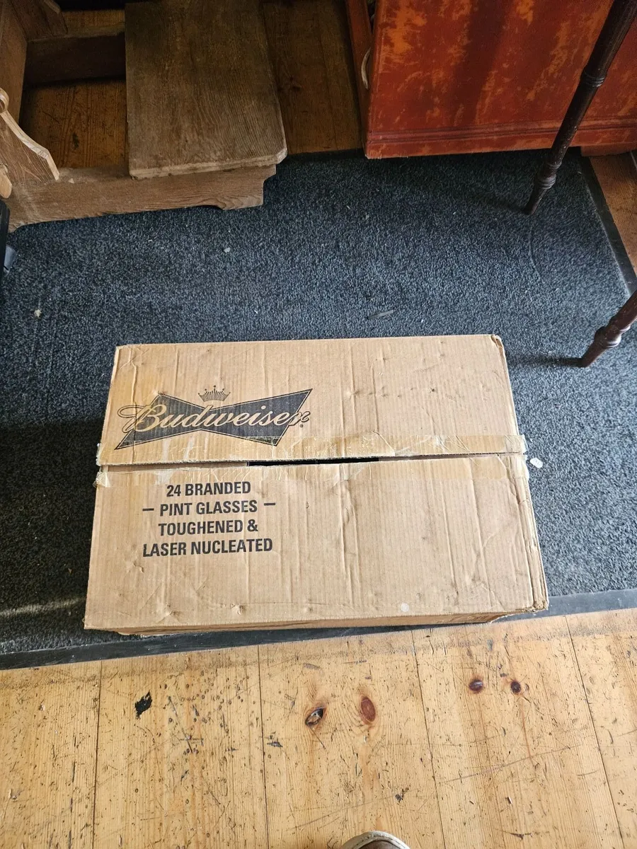 Guinness Budweiser Pint Glasses - Image 1