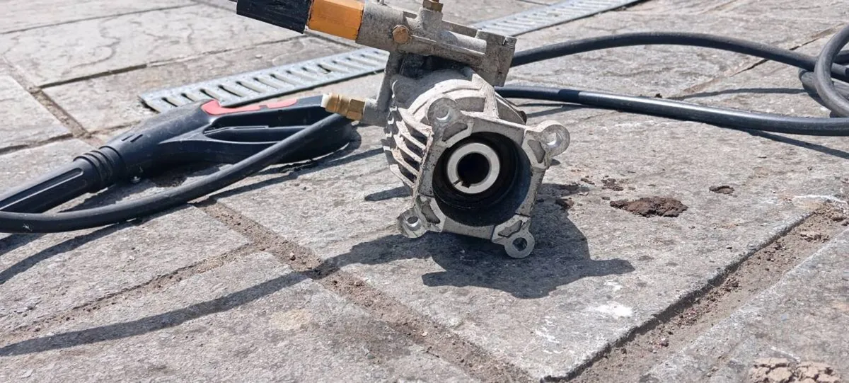 Petrol power washer pump - Image 2