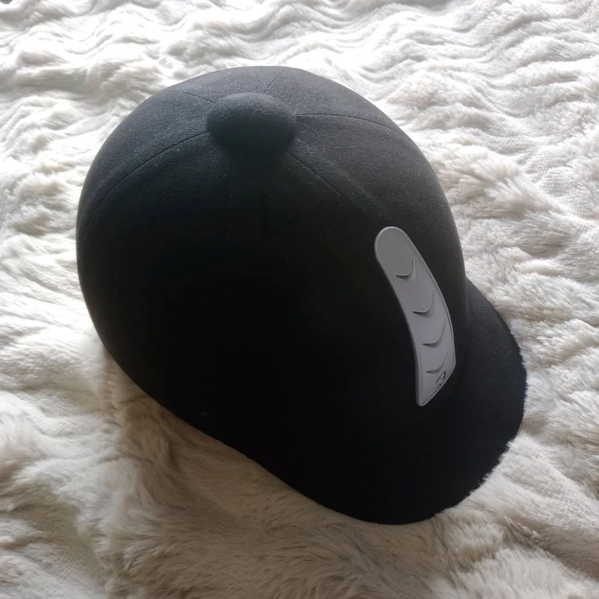 Horse riding helmet - Image 1
