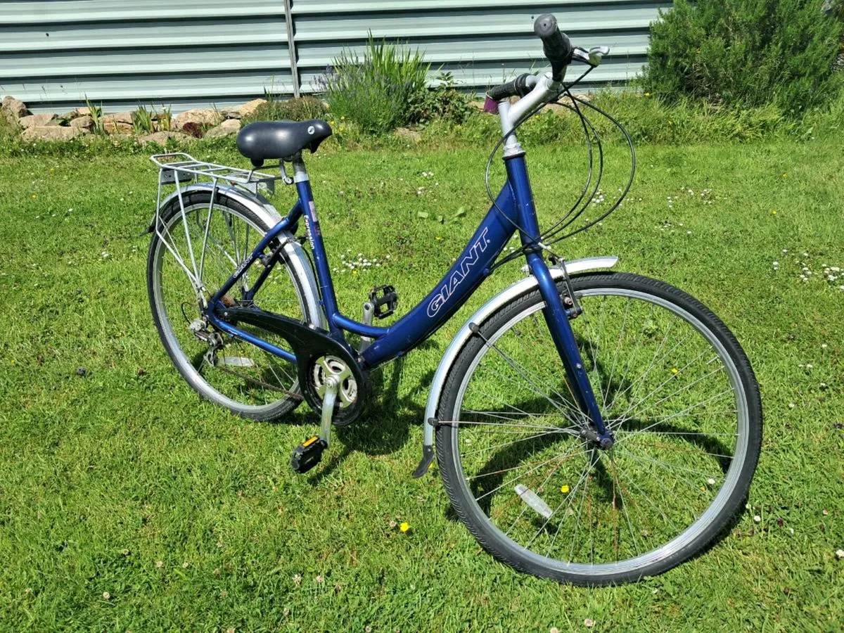 Ladies Giant Bike - Image 2