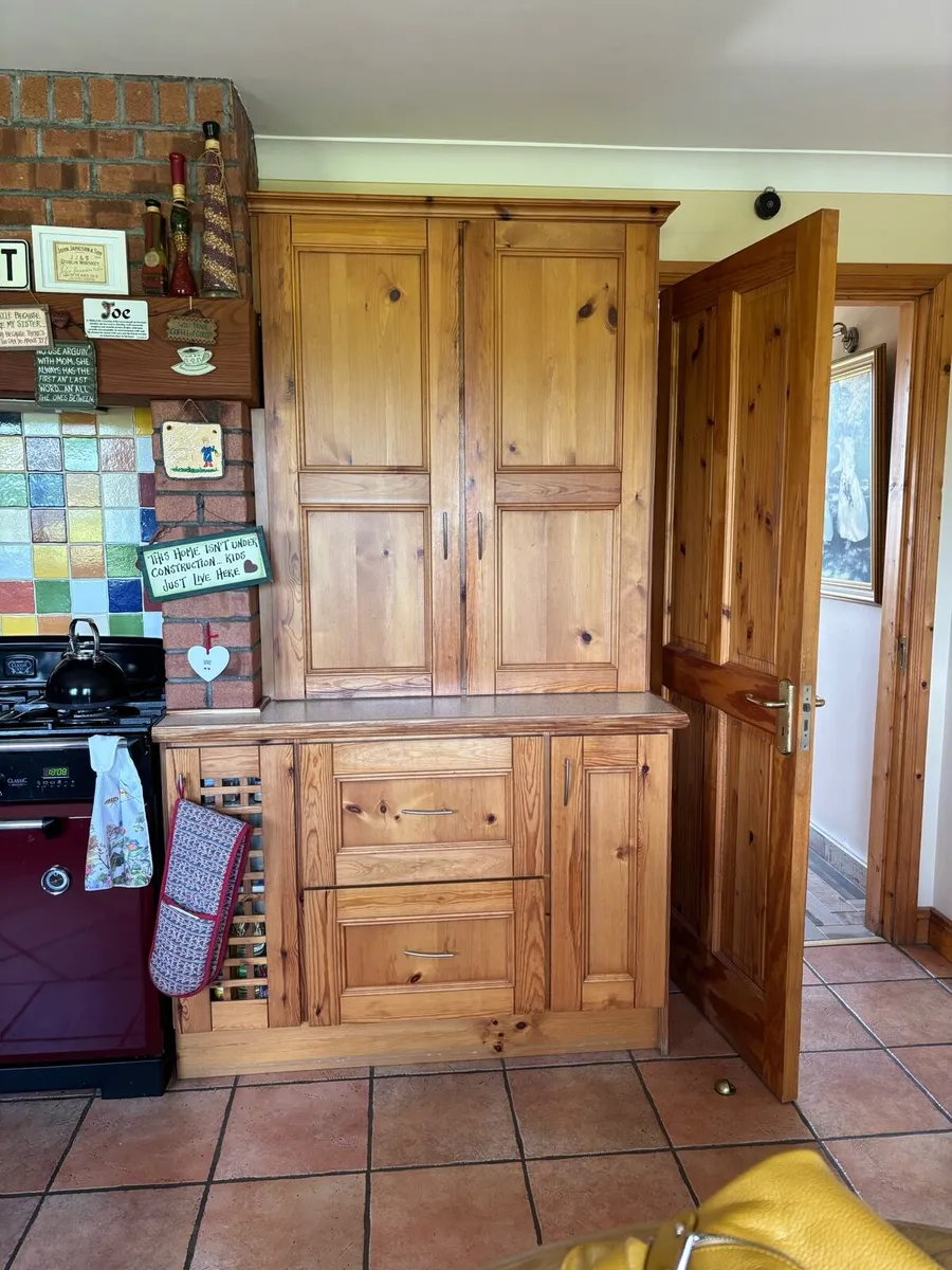 Kitchen units - Image 1