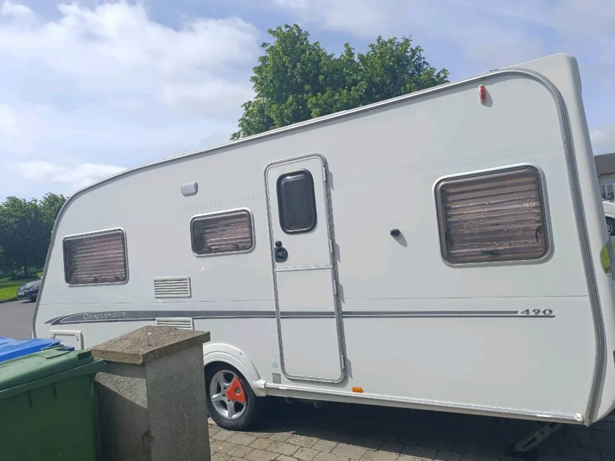Swift challenger 490 4/5 berth - Image 2