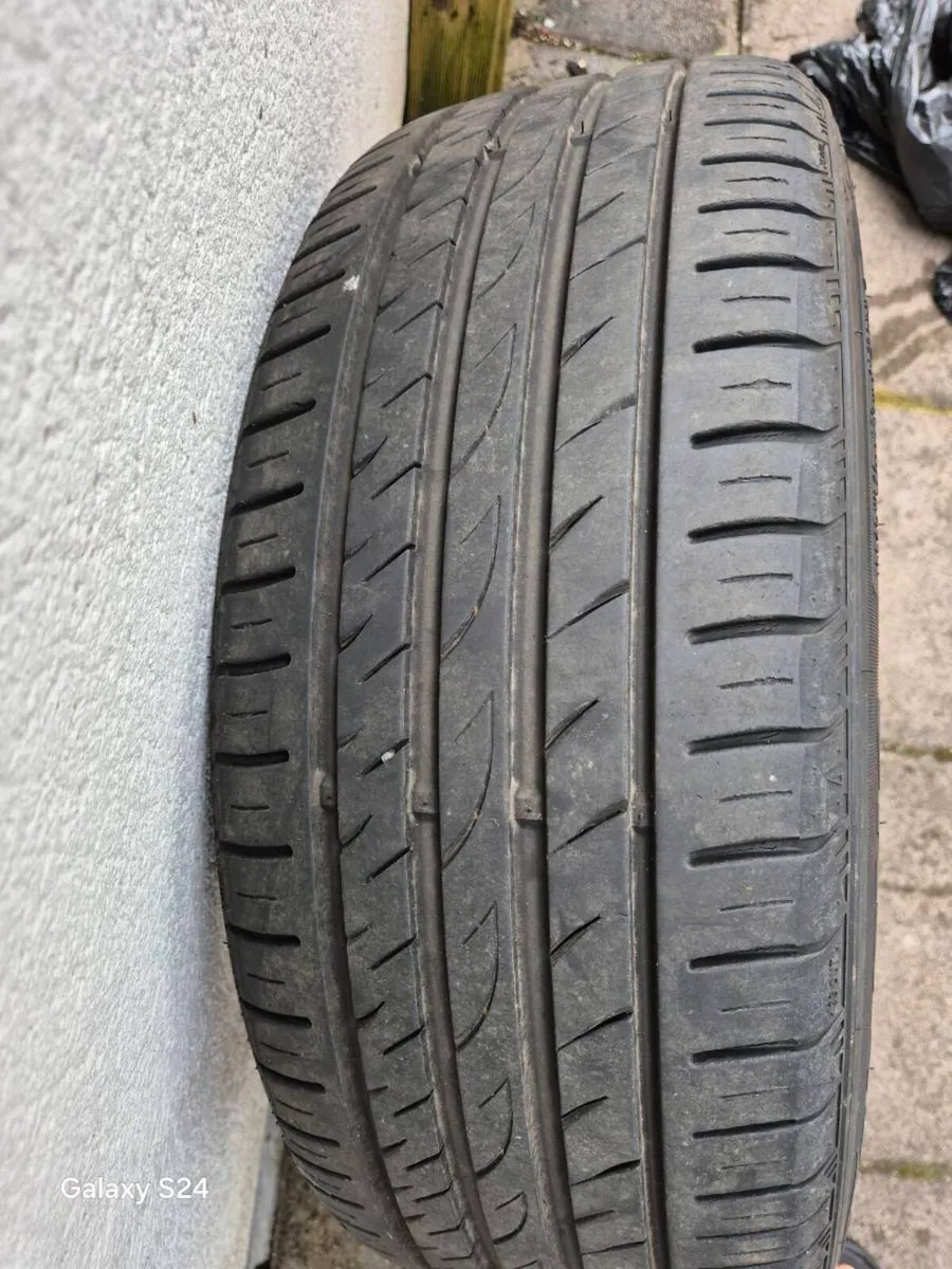 Original Volvo V40 Alloy Wheels with Nexen Tyres - Image 2