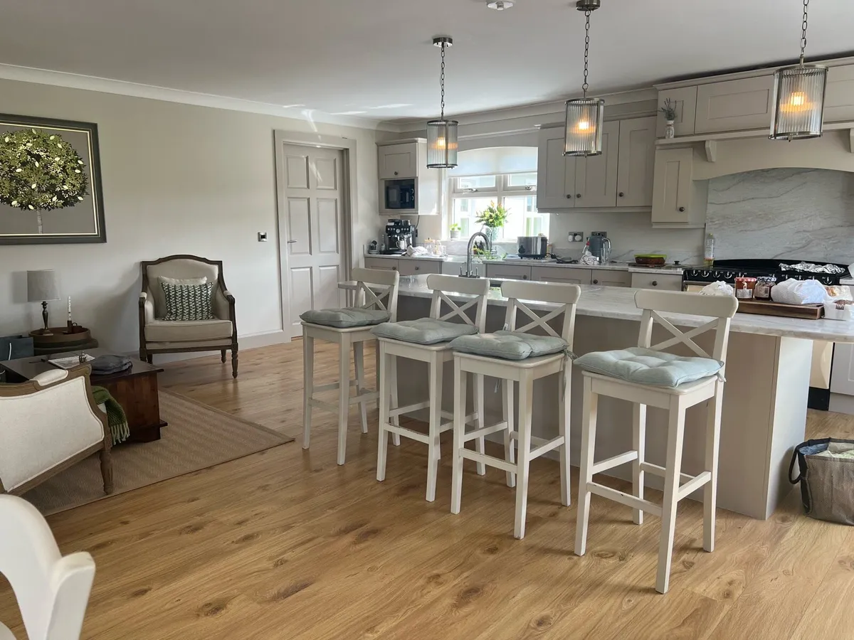Counter top stools - Image 4