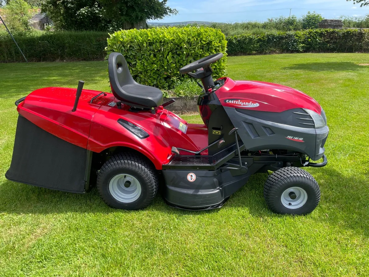 Ride on lawnmower - Image 1