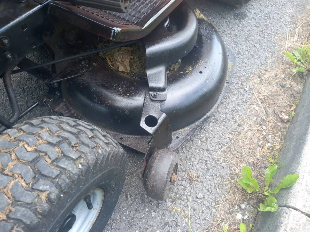 Husqvarna ride on 18hp - Image 4