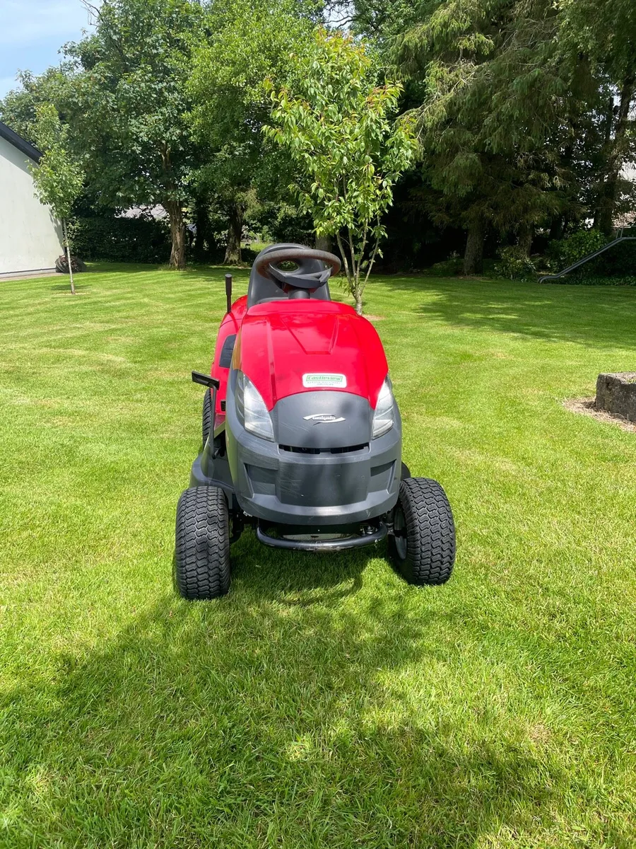 Ride on lawnmower - Image 2