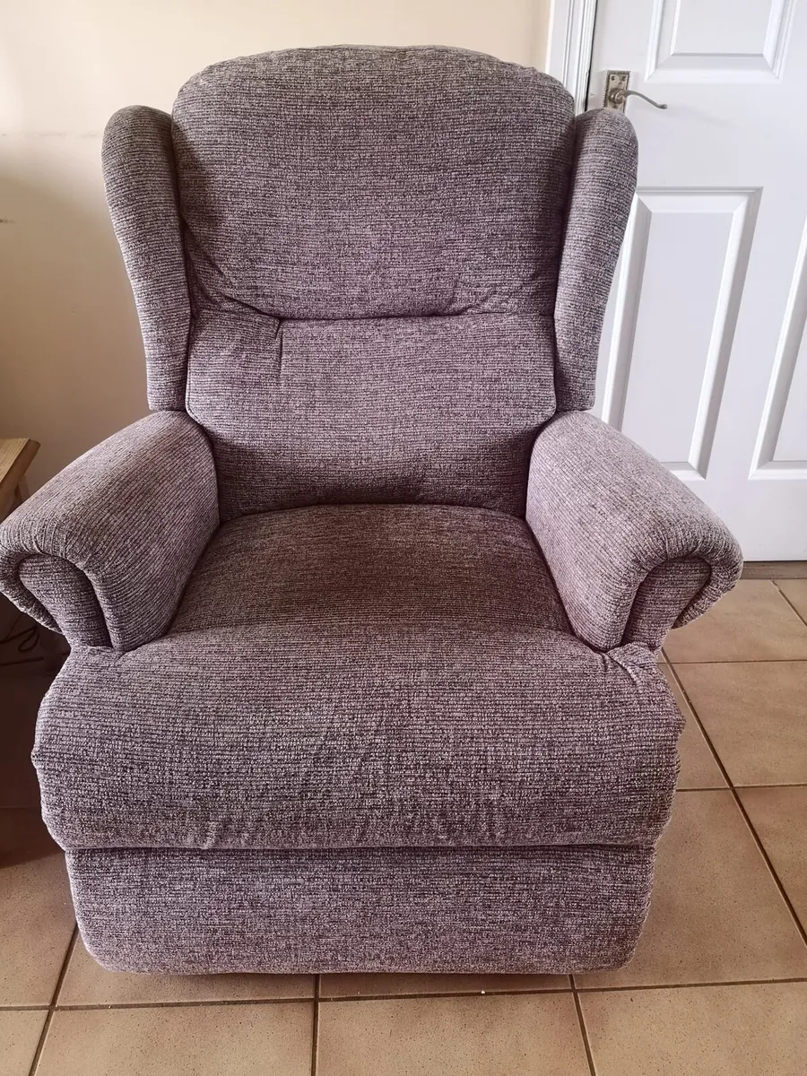 3 Seater Sofa and 2 Arm Chairs - Image 2
