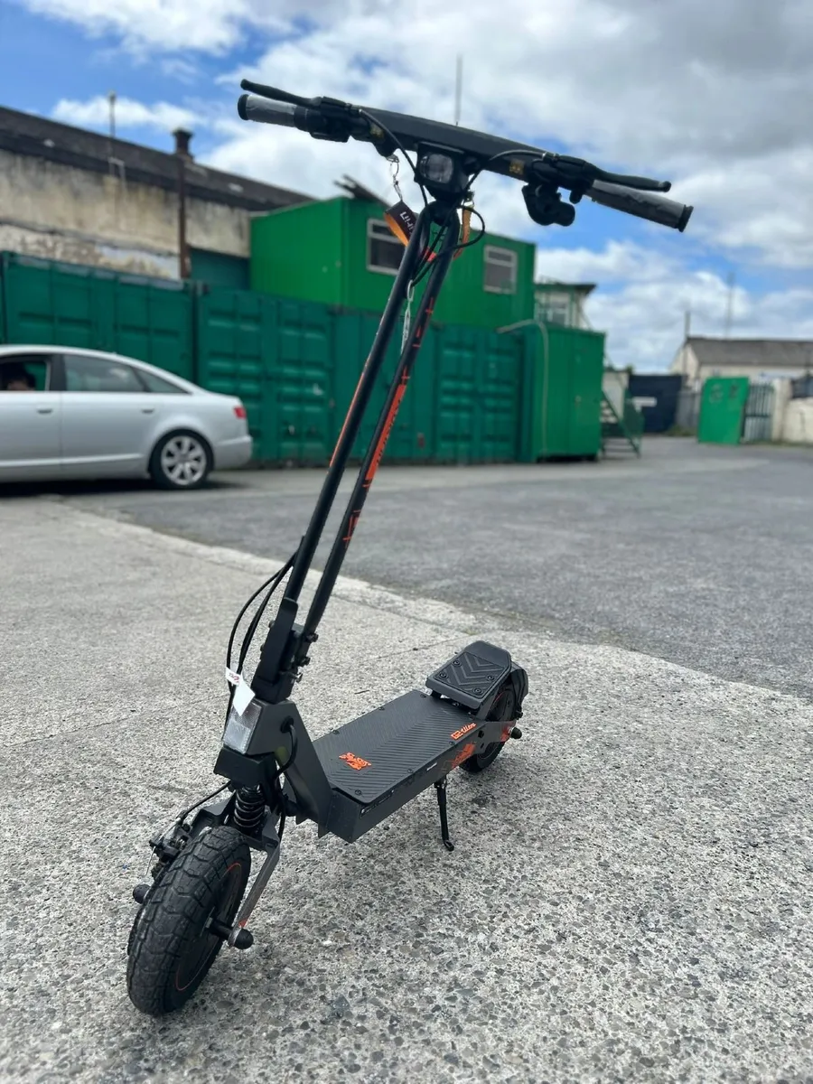 KuKirin G2 Ultra Electric Scooter - Image 1