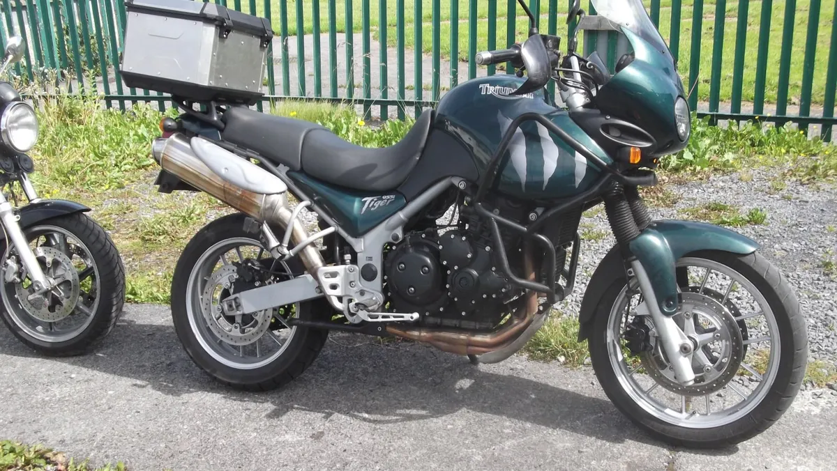 Honda   50 c& 90 &HONDA 750&TRIUMPH .trade or swap - Image 2