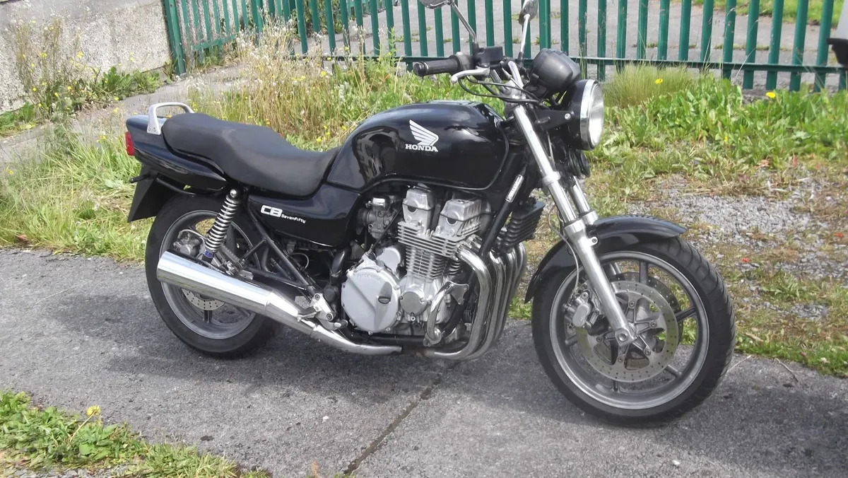 Honda   50 c& 90 &HONDA 750&TRIUMPH .trade or swap - Image 1