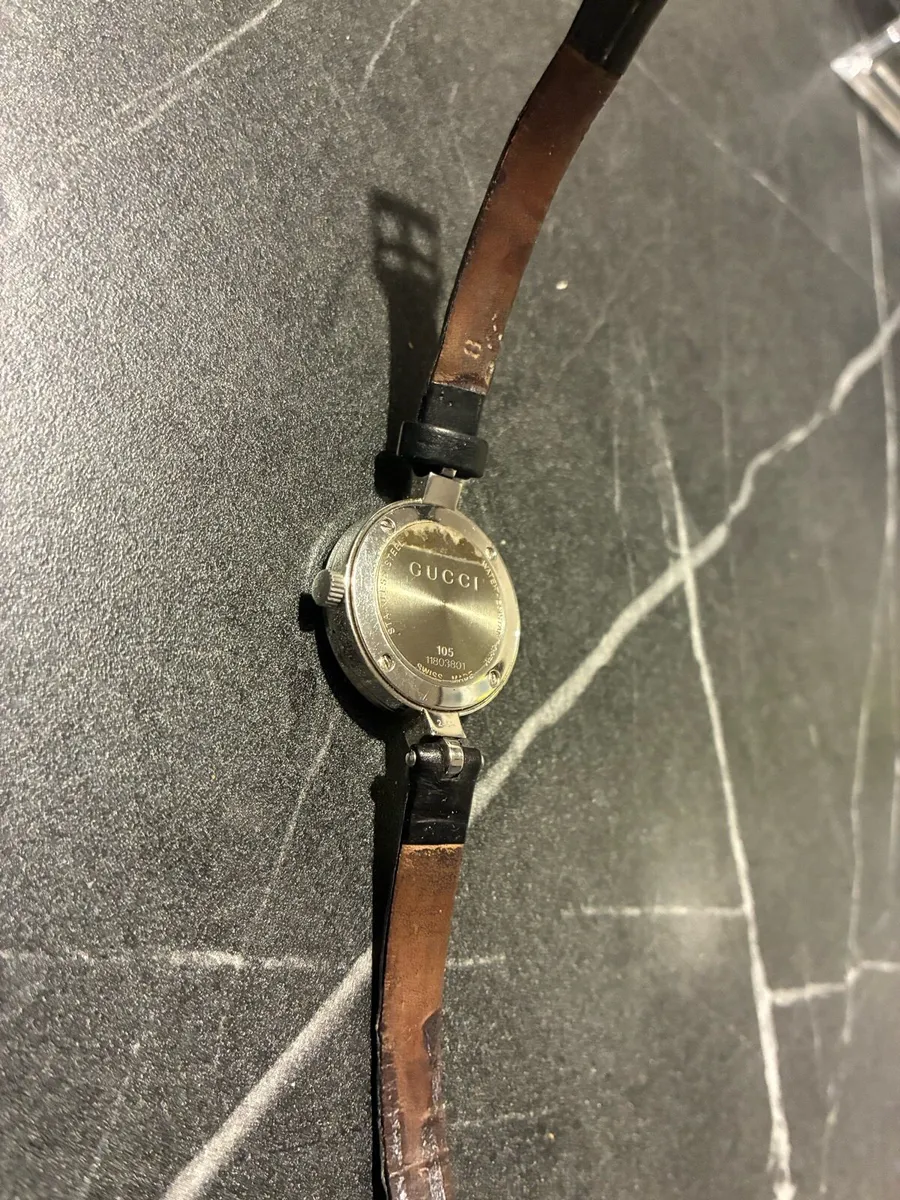 Ladies gucci watch - Image 4