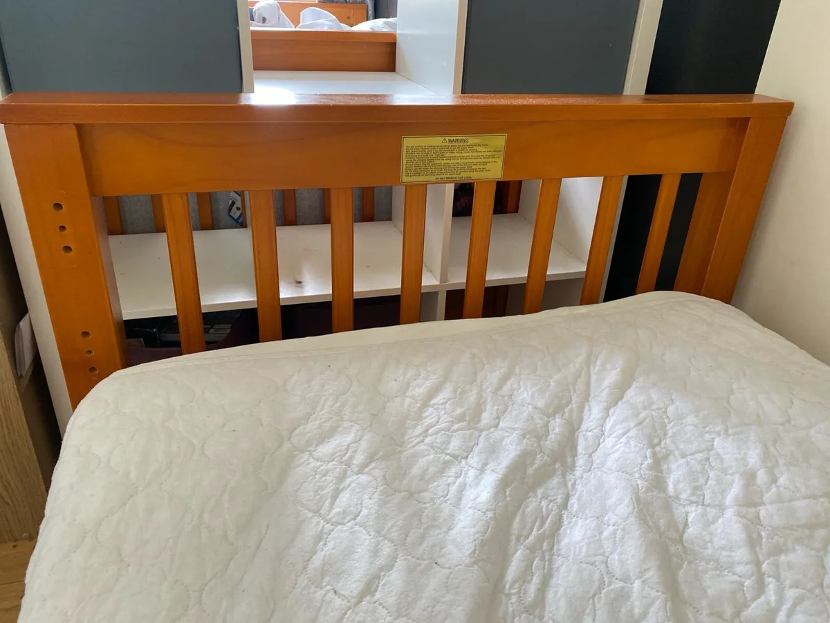 Triple bunk bed. Solid wood - Image 3