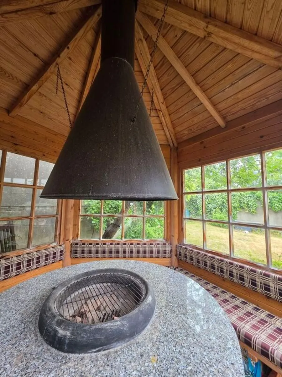 Barbeque House - Image 1