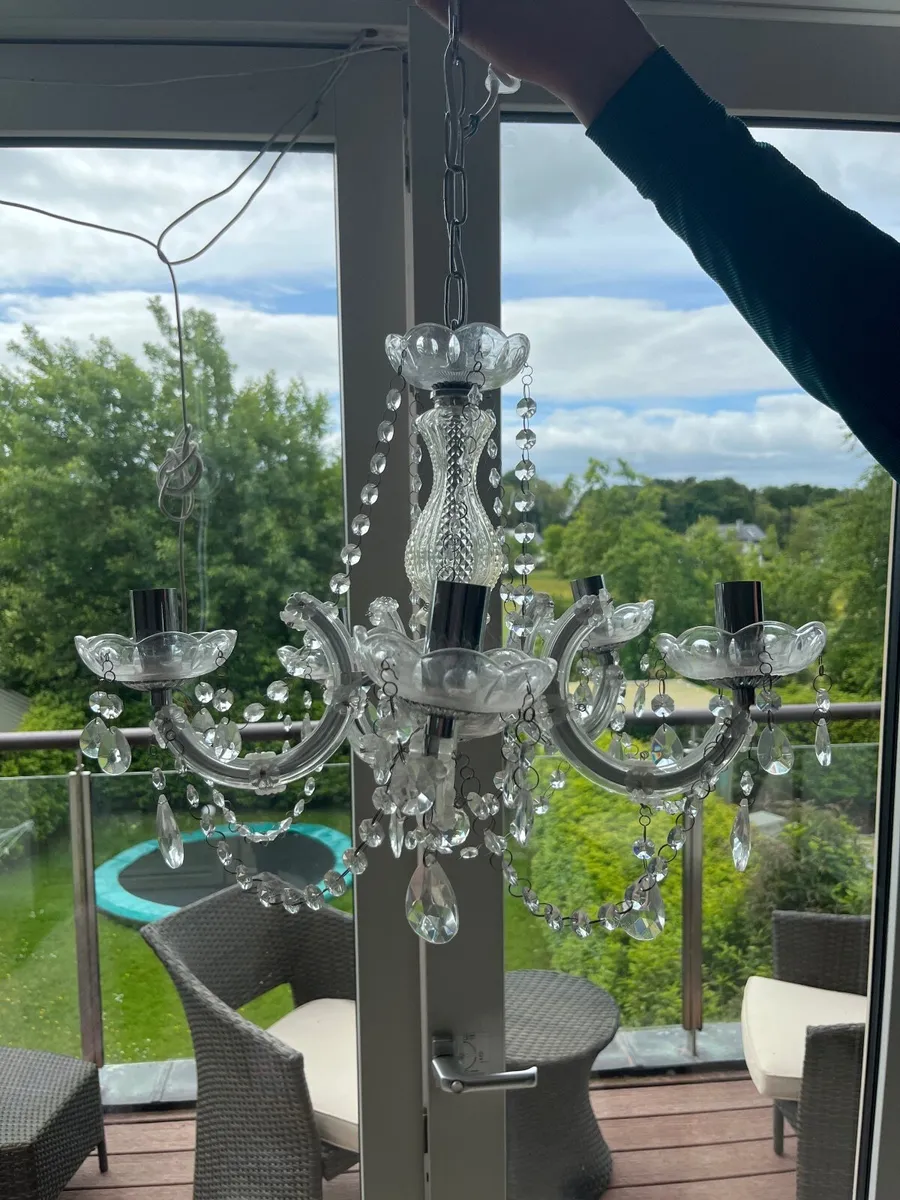Light fitting- chandelier - Image 1