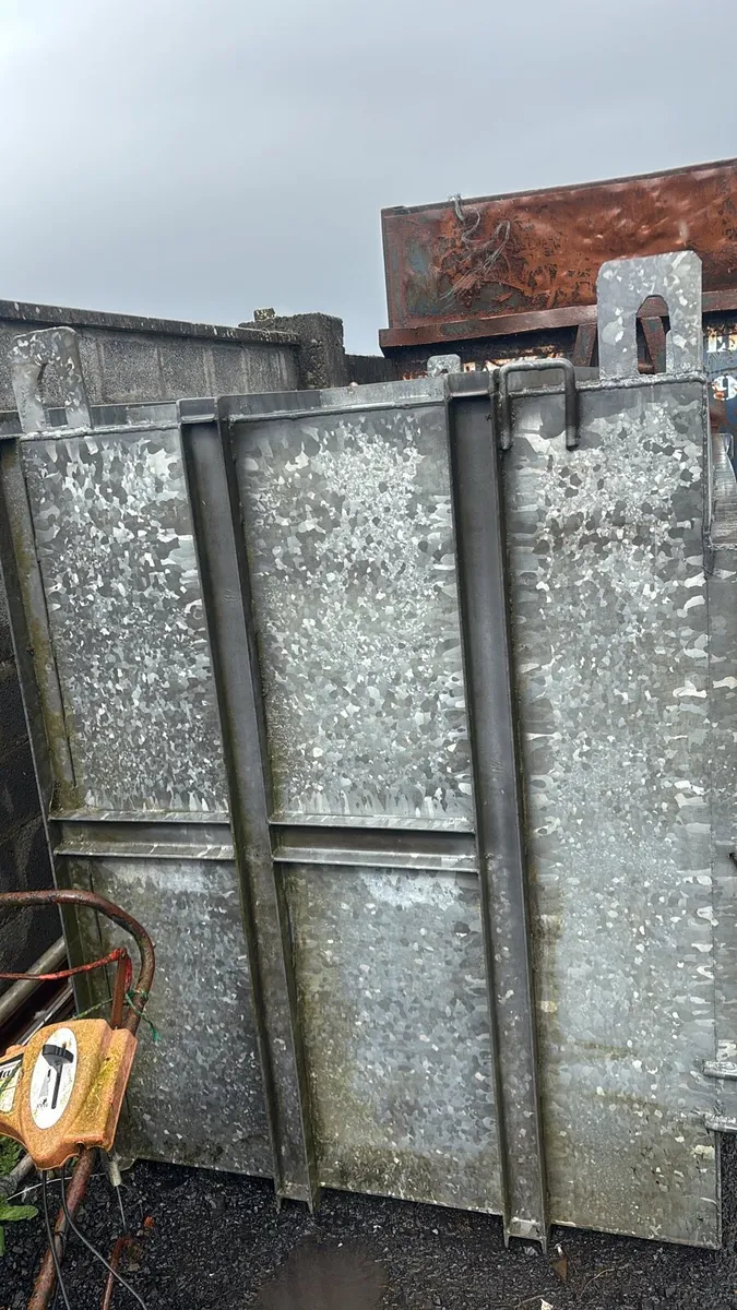 Galvanised Water Tanks - Image 4