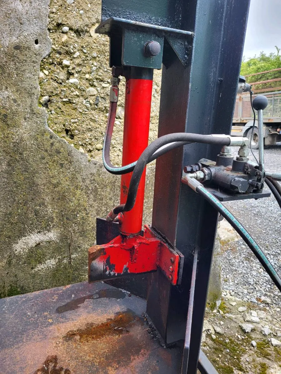 Log splitter - Image 4
