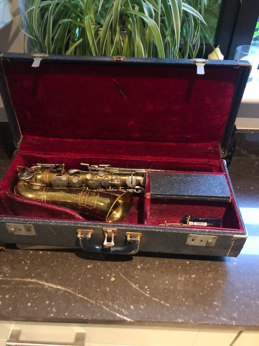 Vintage Saxophone - Image 4