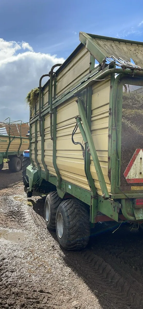 krone titan 6/40 silage wagon - Image 3