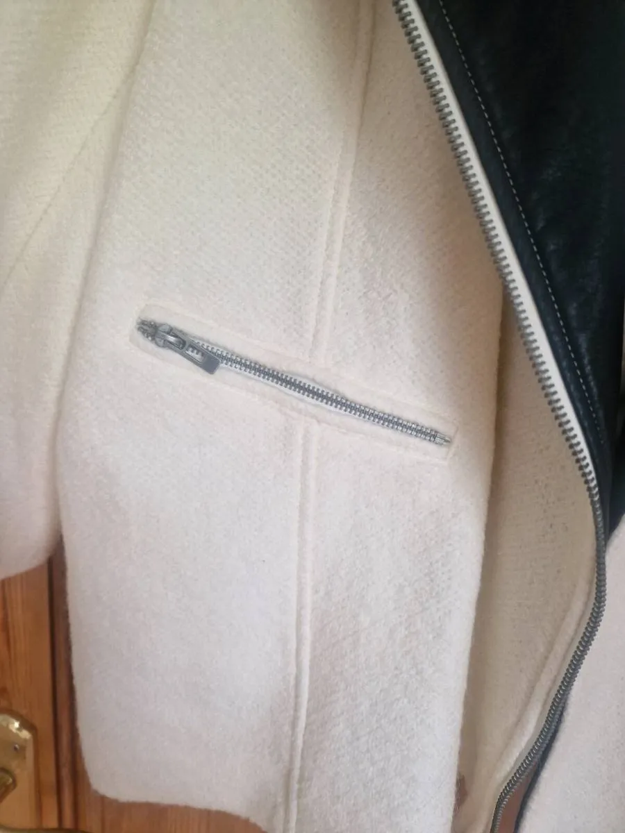 Ladies winter coat with pleather detail sz 28/30 - Image 4