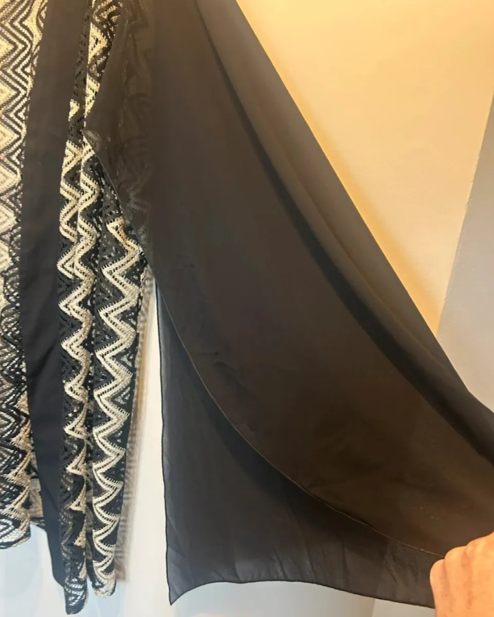 New SPG black & gold jacket sz 24/26 - Image 3