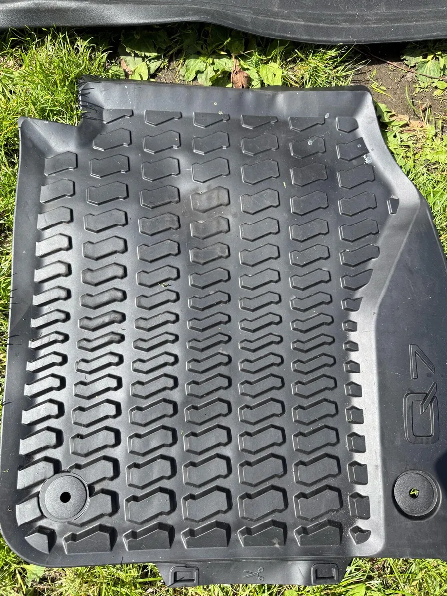 Audi Q7 2015-2025 floor mats - Image 3