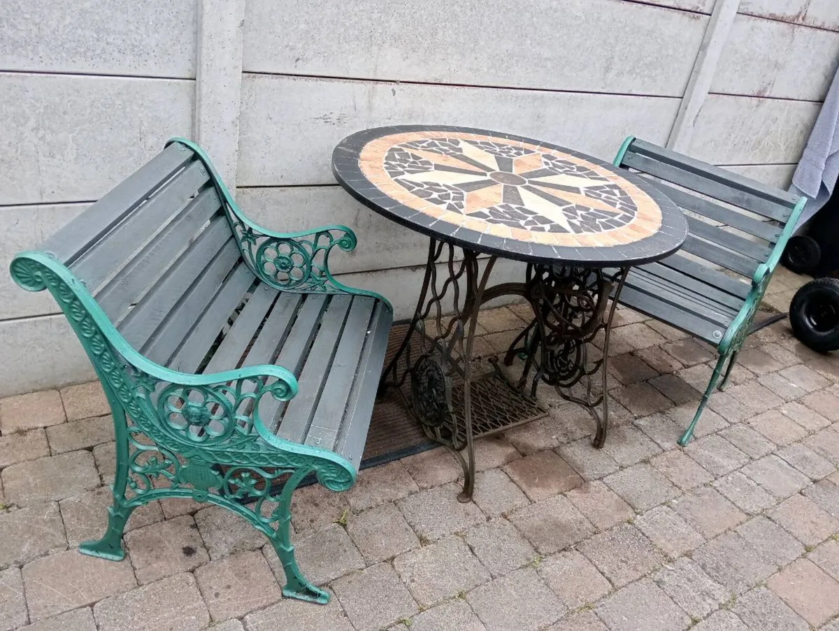 Vintage table and  2 vintage garden armchairs - Image 2