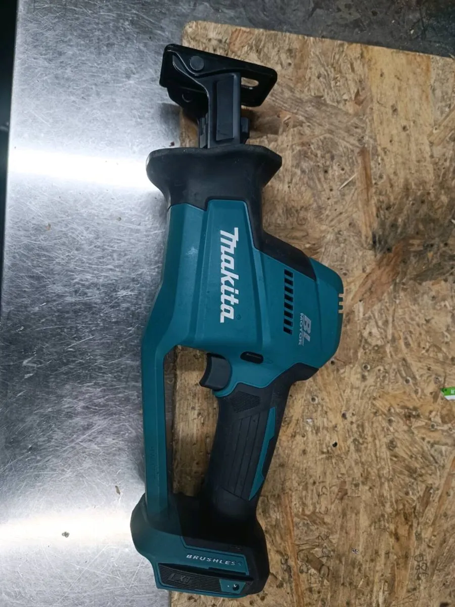 Makita djr189 saber saw. Body only