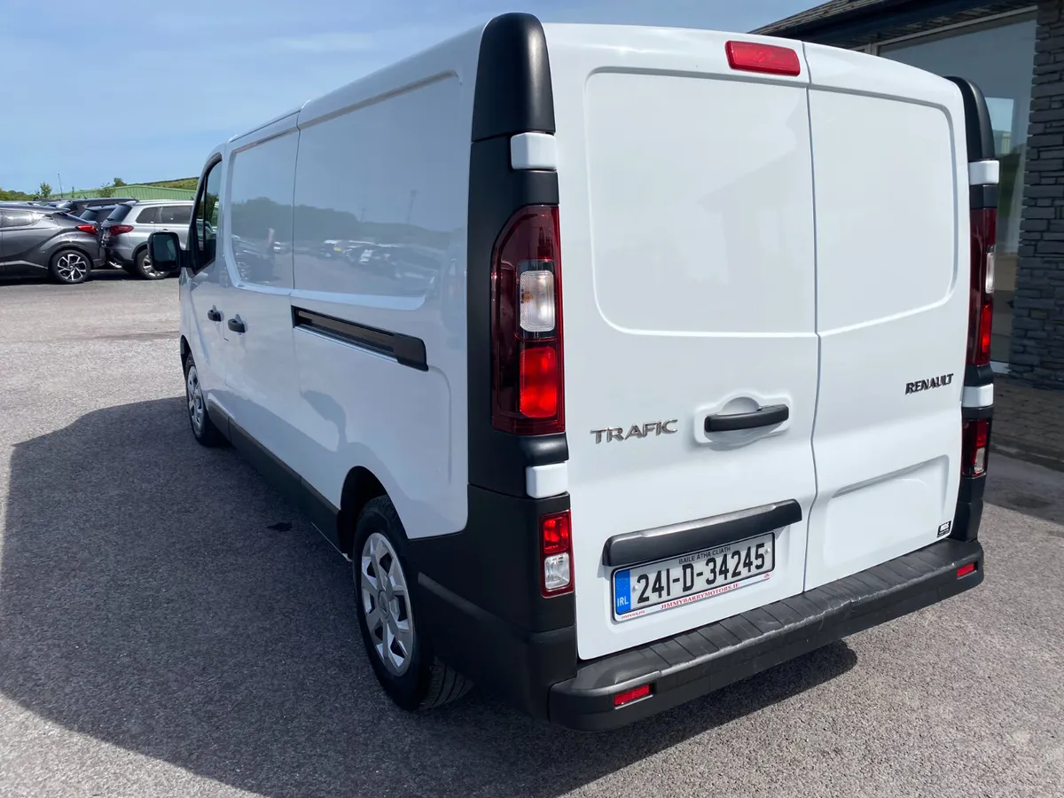 2024 Renault Trafic LL30 BLUE DCI 130 BUSIN - Image 4