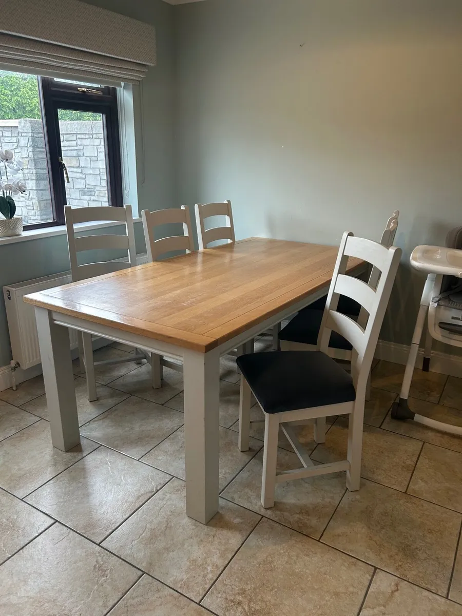 Table and Chairs - Image 2