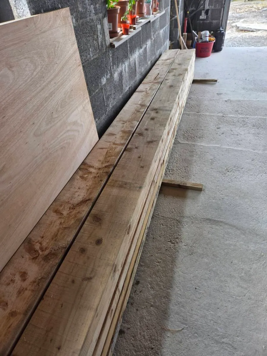 9 x 3 rough timber - Image 3