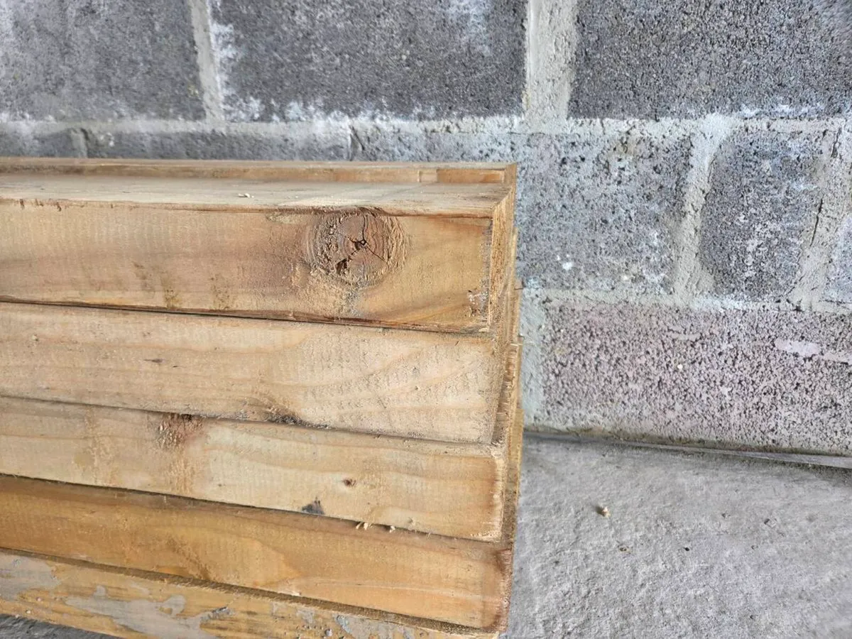 9 x 3 rough timber - Image 2