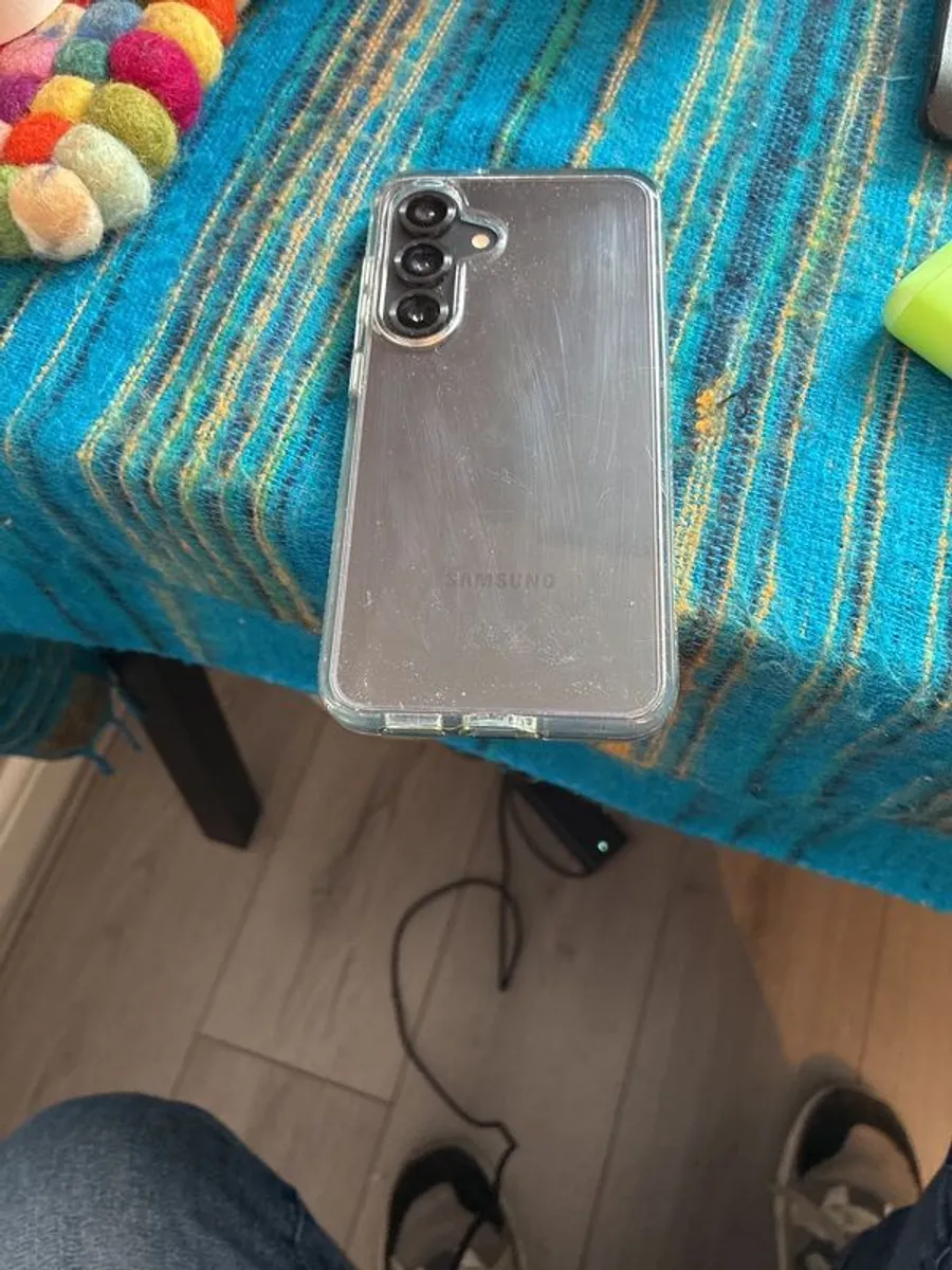 Samsung Galaxy S25 256GB - Image 2