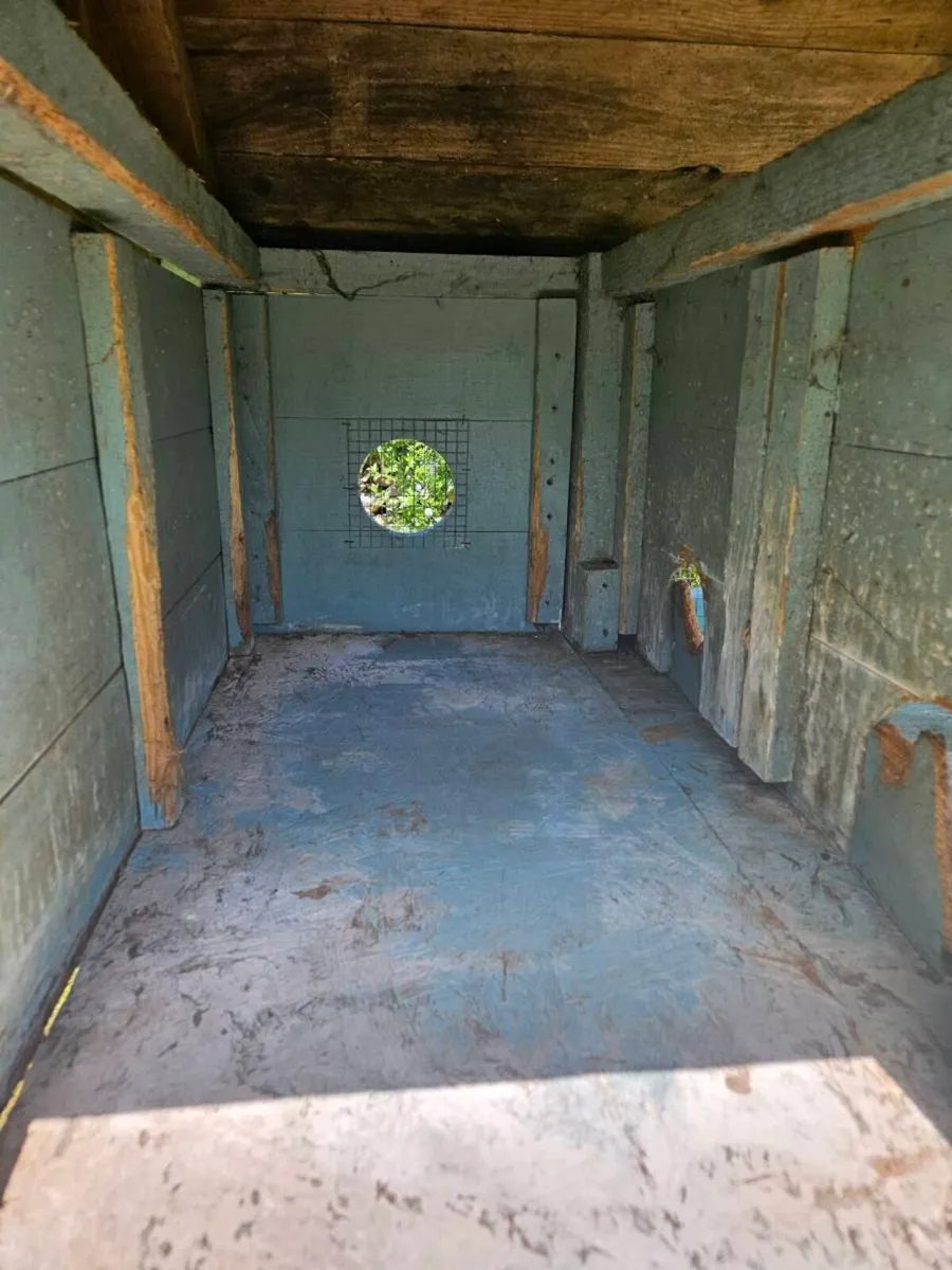 Rabbit hutch FREE TO TAKE AWAY - Image 4